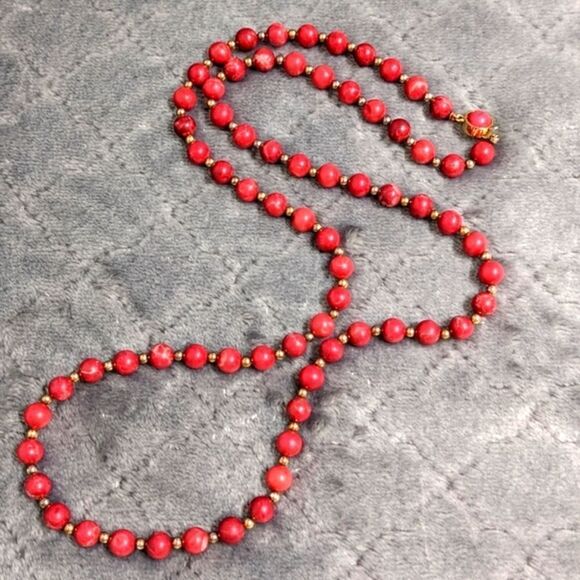 Vintage Red Howelite Bead w/ small Brass Bead Accents Necklace 28" Long - Picture 8 of 10